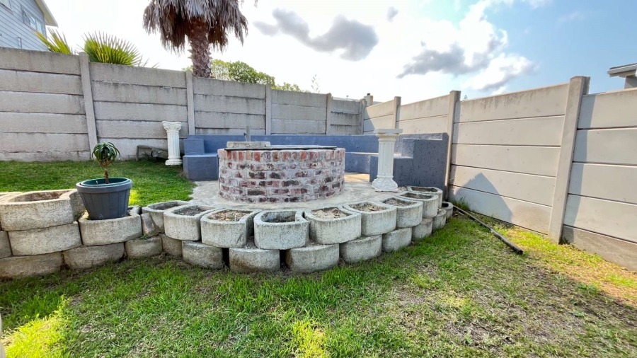 5 Bedroom Property for Sale in Dana Bay Western Cape